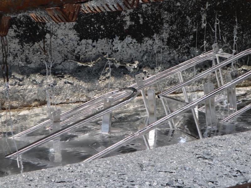 溶融亜鉛めっきとは？防錆のメカニズムや他のめっきとの違いを解説