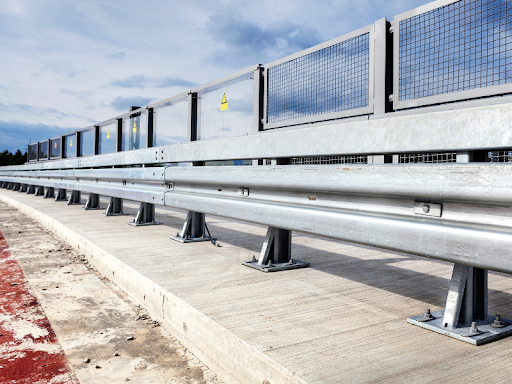 高耐食性めっき鋼板の補修にはマザックスが最適！補修剤の選び方を解説